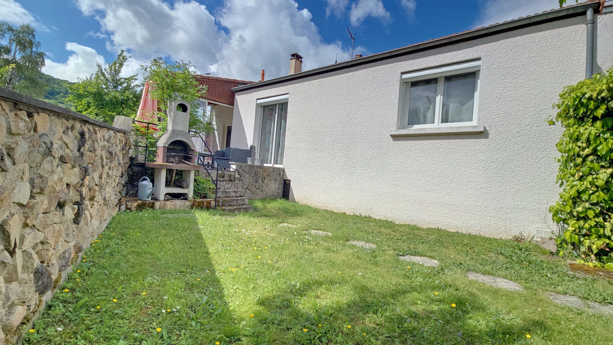 SAYAT MAISON DE PL PIED AVEC JARDIN