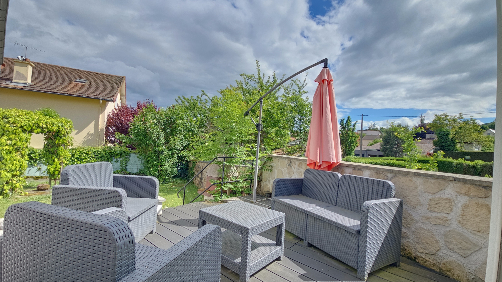 SAYAT MAISON DE PL PIED AVEC JARDIN